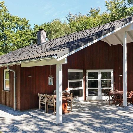 6 Person Holiday Home In Hadsund Odde Zimmer foto